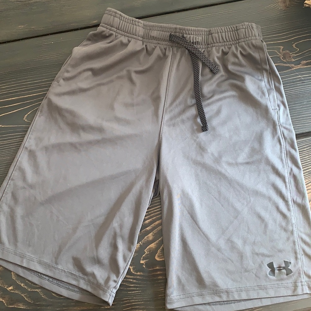 Under Armour Youth Large Athletic Shorts